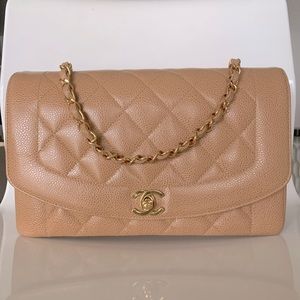 Vintage Chanel Diana Flap bag in beige caviar leather